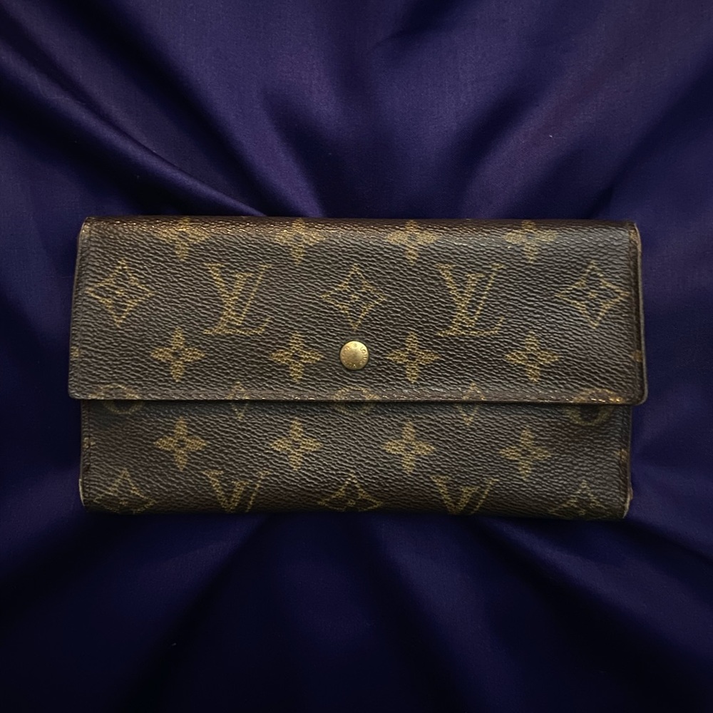 Pre-Owned Authentic Louis Vuitton Long Wallet